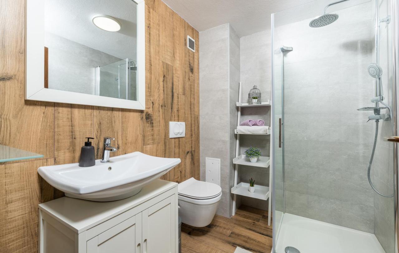 Apartments Ariana Umag Eksteriør bilde