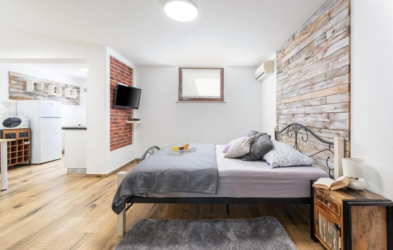 Apartments Ariana Umag Eksteriør bilde